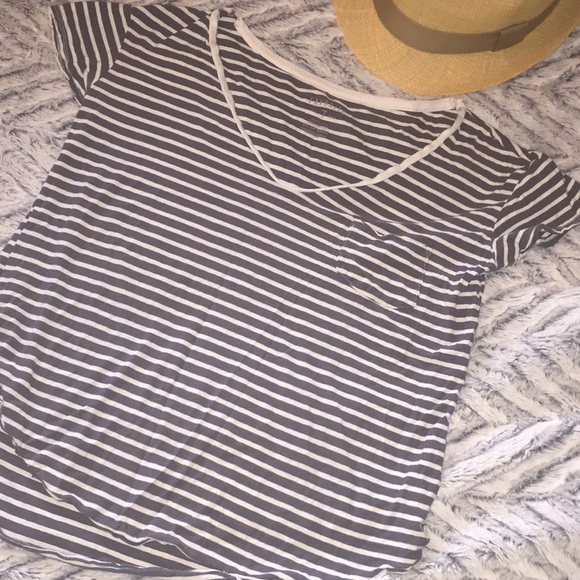 American eagle favorite T - Picture 3 of 3